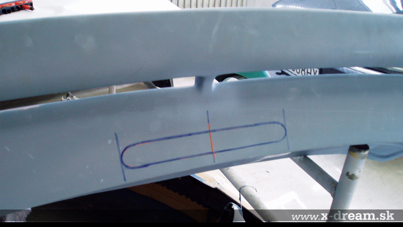 Montáž strešného krídla so vsadením prídavného brzdového svetla
